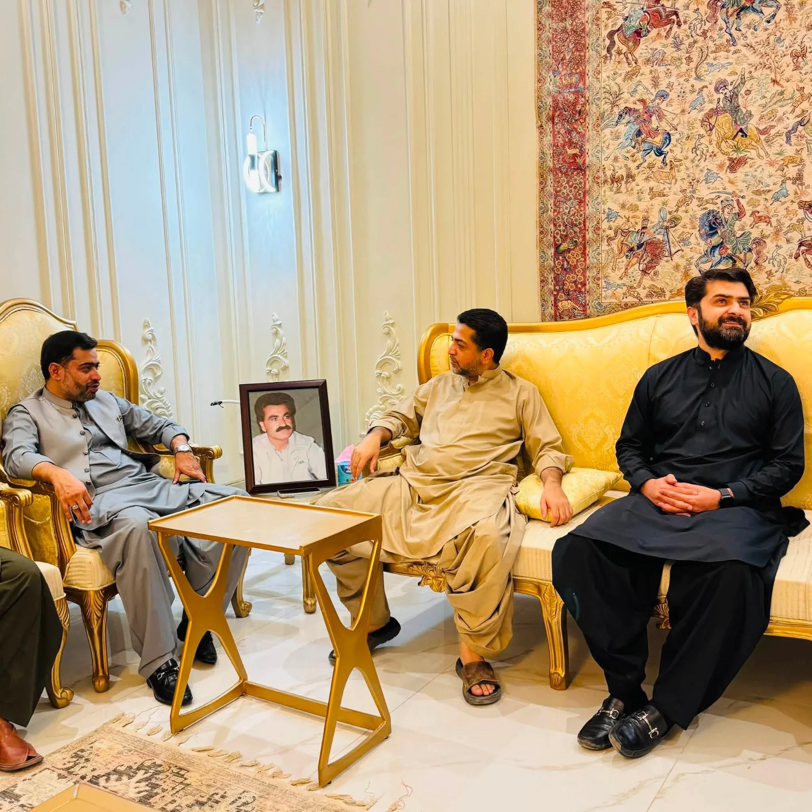 صوبائی وزیر داخلہ ضیاء اللہ لانگو سے معاون داخلہ بابر یوسفزئی، ڈپٹی کمشنر کوئٹہ اور علاؤالدین لونی کی اہم ملاقات